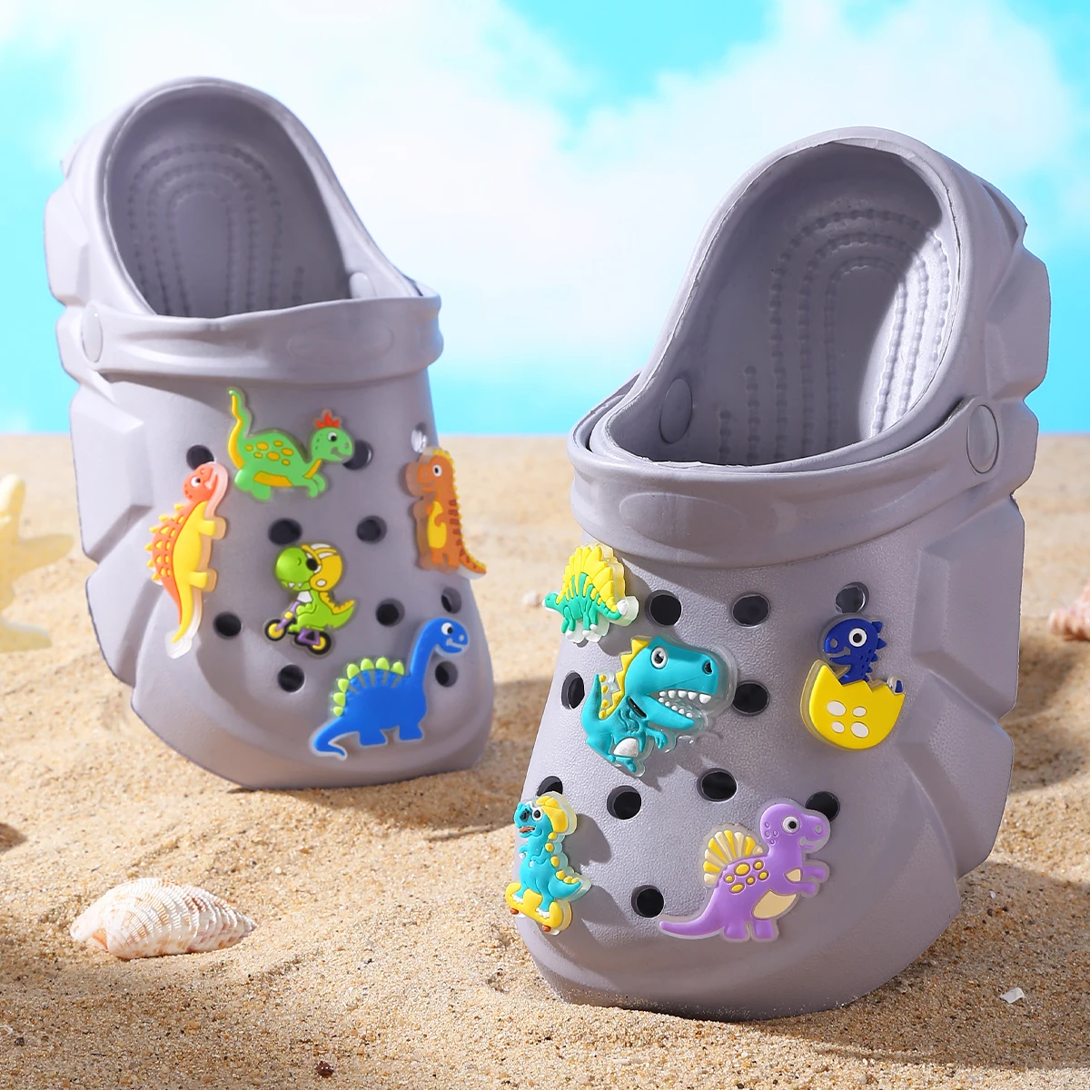 Atmungsaktive Freizeit-Clogs für Jungen mit leuchtender Cartoon-Dinosaurier-Dekoration, leichte Clogs für Dusche, Strand und Pool 3057 – Detail 18