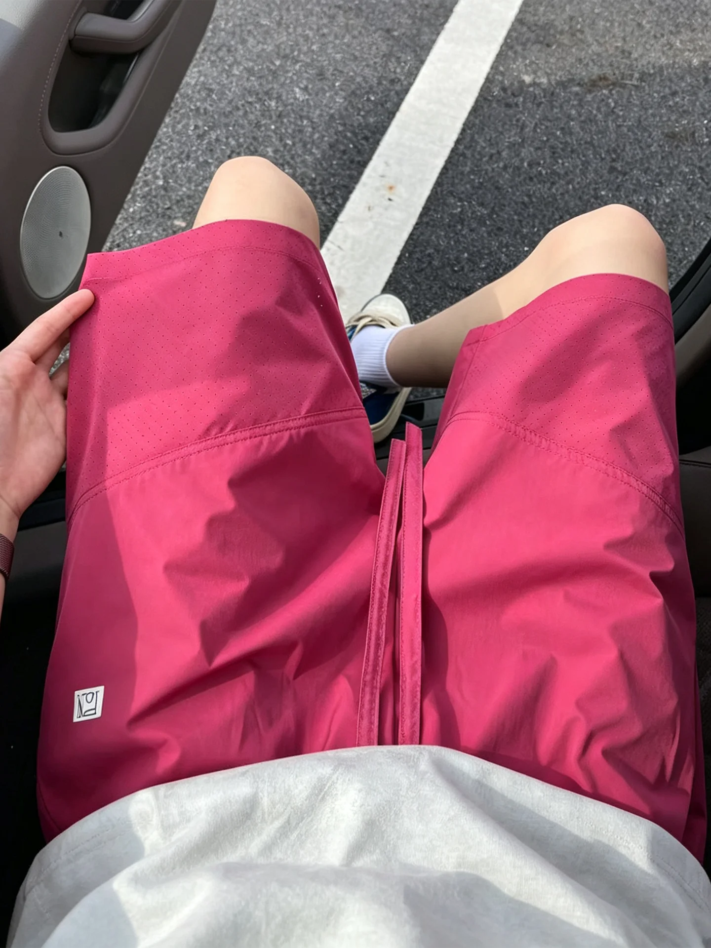 Dopamine Rose Red Quick Dry Shorts Men Women Summer Thin Mesh Breathable Ice Silk Five-Quarter Running Sports Pants
