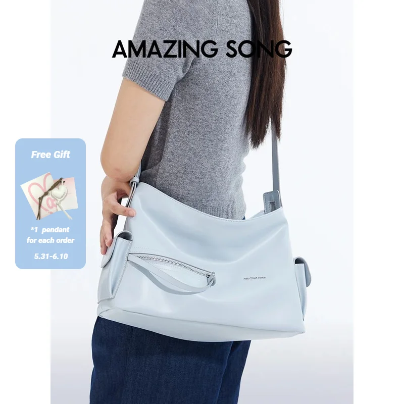 

Amazing Song Liqueur Fang Hobo Bag