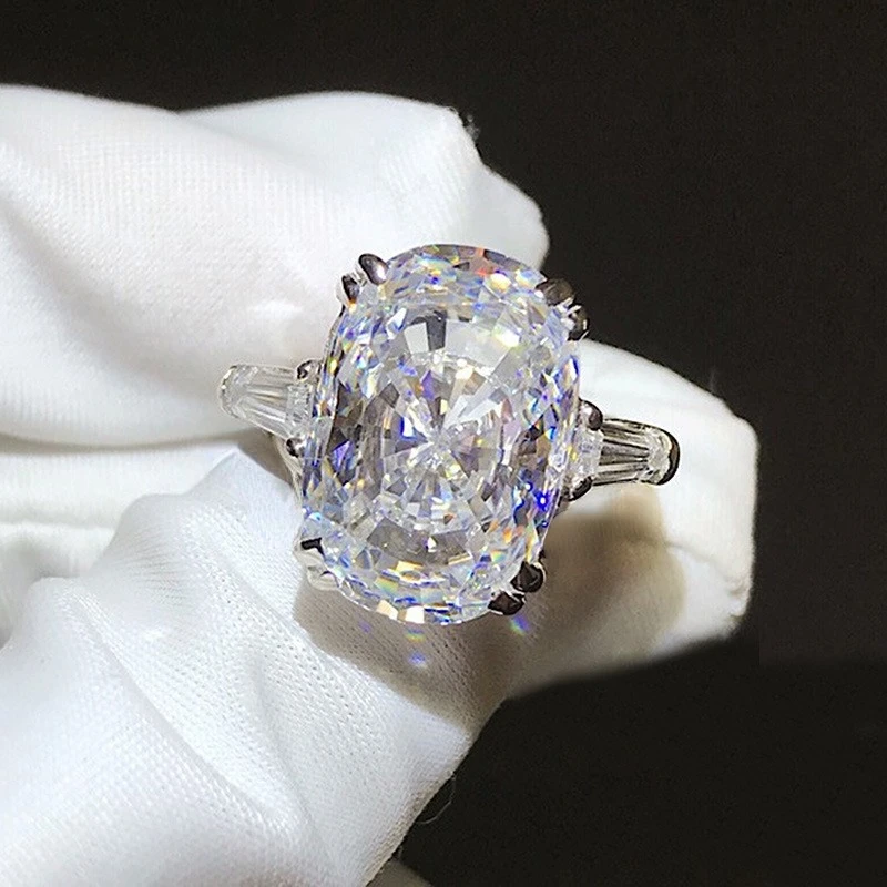 Copper Set Zircon Oval Four Prong Diamond Pigeon Egg Ring Wedding Bride Wedding Engagement Ring Exquisite Luxury Jewelry