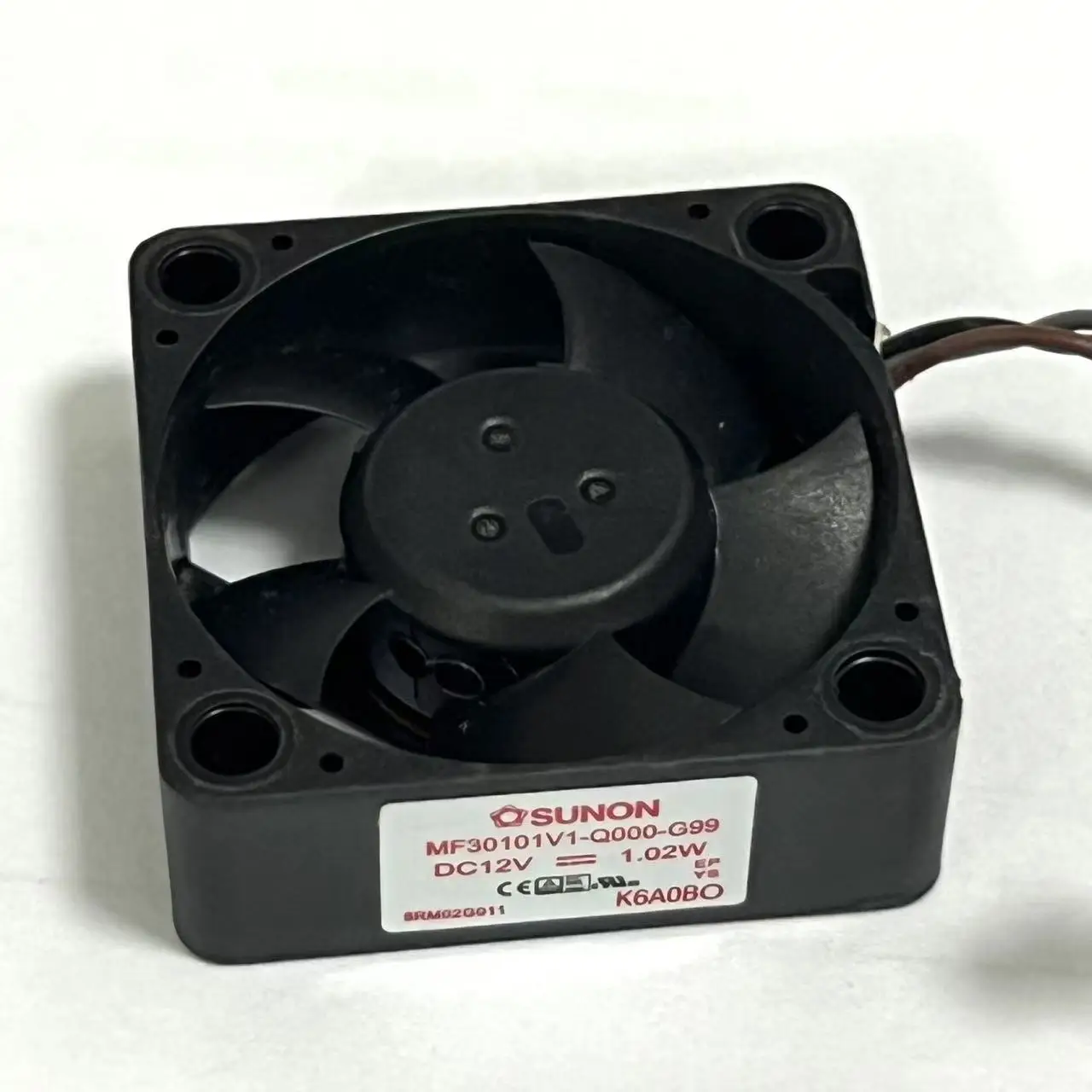 

SUNON MF30101V1-Q000-A99 DC 12 В 1,02 Вт 30x30x10 мм 2-проводной охлаждающий вентилятор для сервера