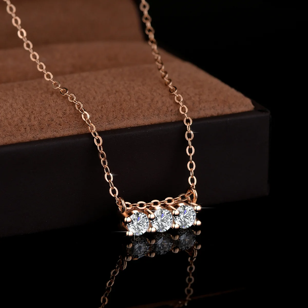 18K Gold Inlaid Pendant Moissanite Ins Necklace Women's Bow Straight Necklace Platinum PT950 Diamond Collarbone Chain