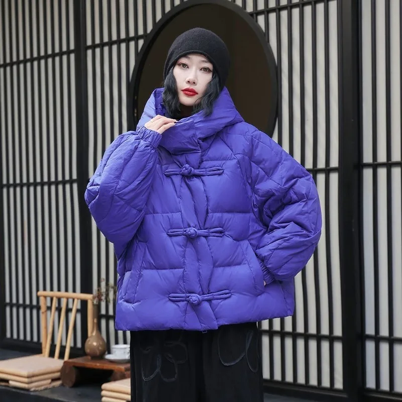 A New Style of Short Hooded Thick Warm Winter Down Jacket with Literary and Retro Ethnic Style, Featuring Loose White Duck Down.