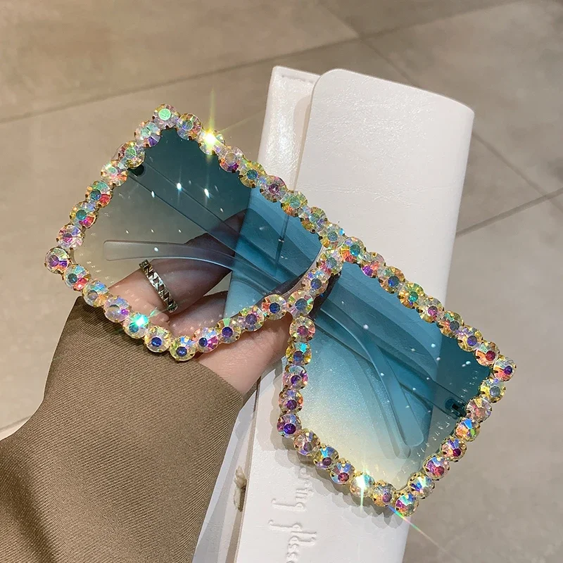 Sunglasses Women Oversized Square Diamond Men Fashion Rhinestone Sun Glasses Lady Luxury Brand Designer Eyewear UV400 Unisex