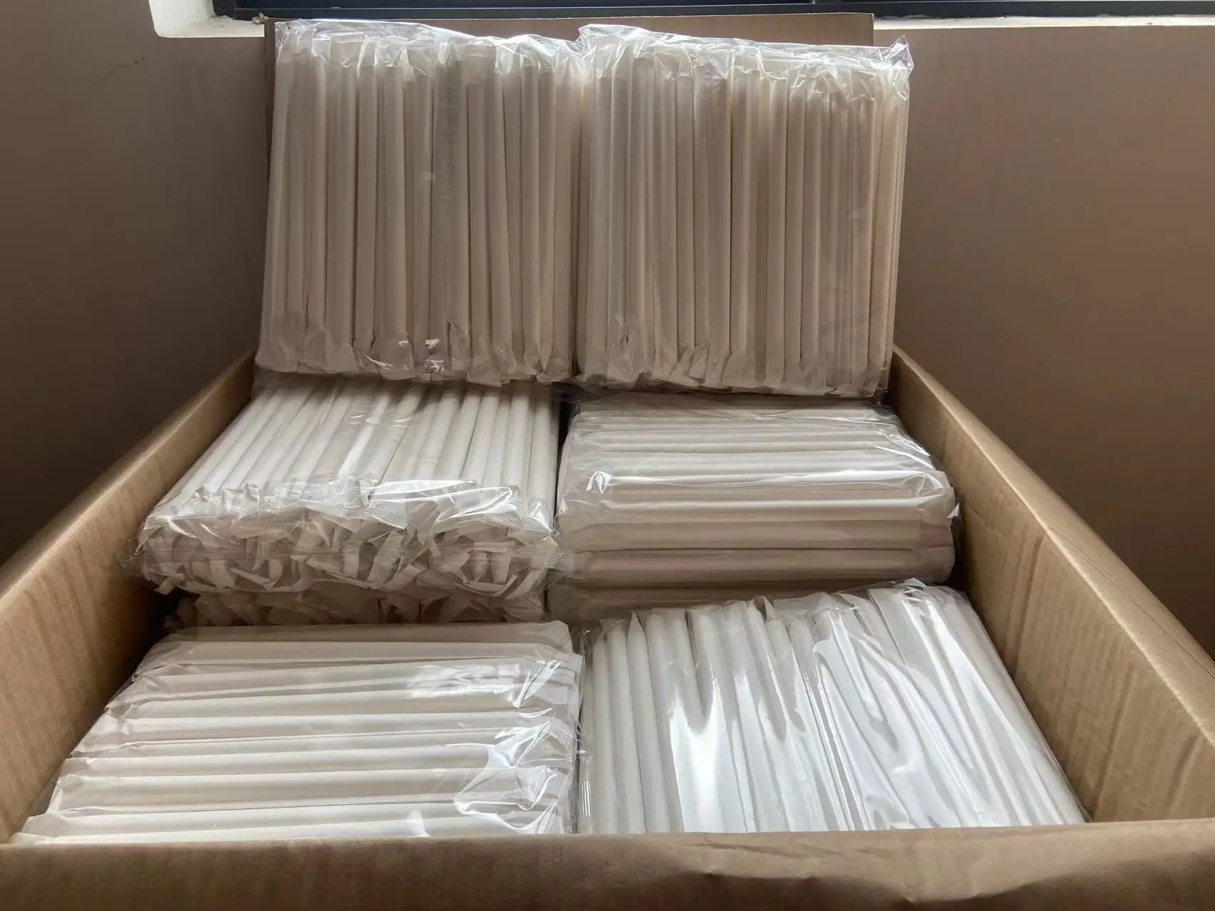 Wholesalers 2000 White Paper Straws of 12mm Calibre and 200MM Length, Suitable for Boba Milk Tea, Enjoy the Silky Smoothness