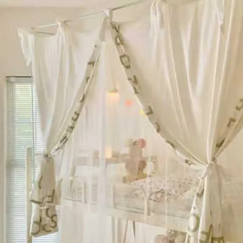 

U-shaped lifting bracket four doors and one-piece bed curtain