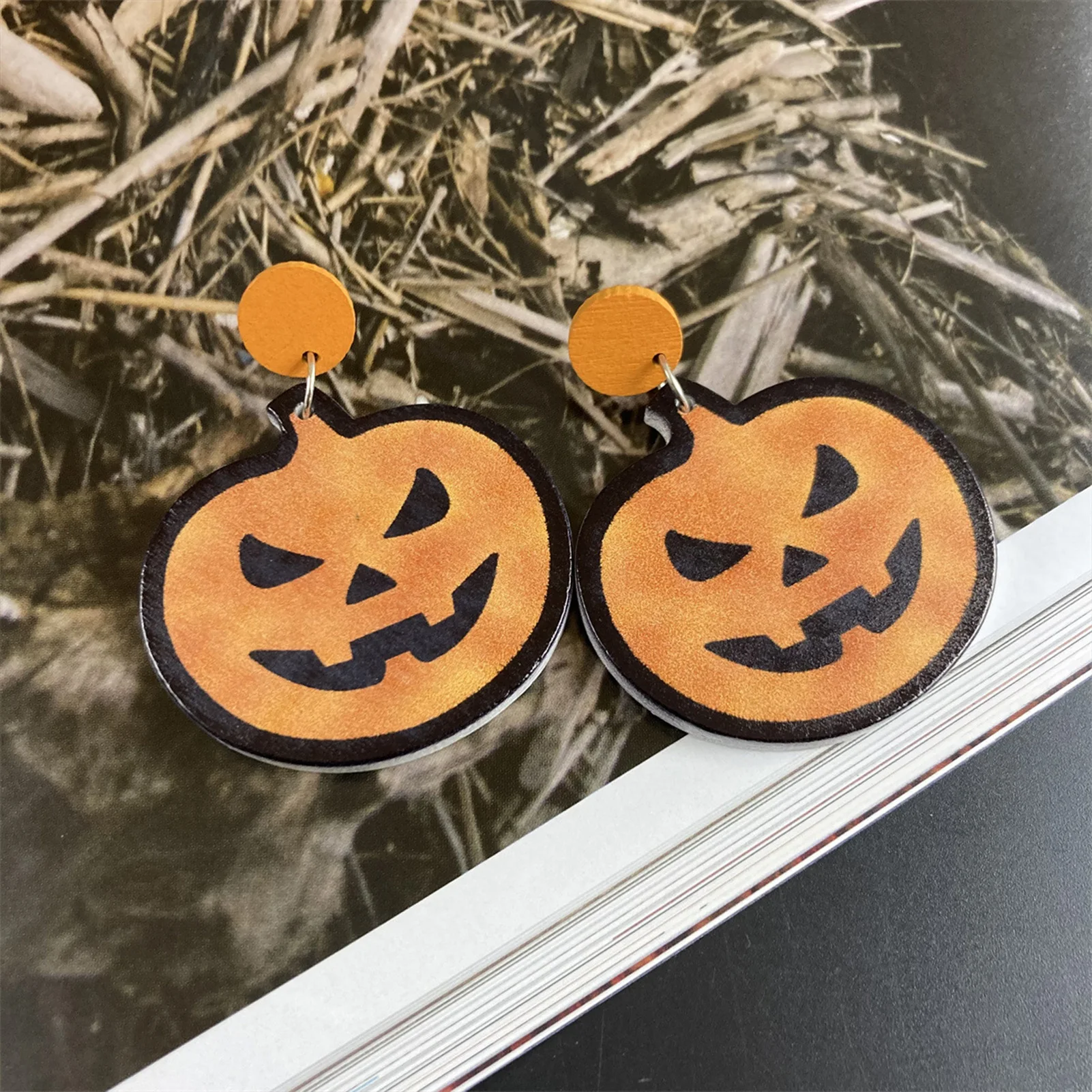 Pumpkin Wood Dangle Earrings Exaggerated Halloween Pumpkin Shape Earrings for Birthday Stage Party Show Balls