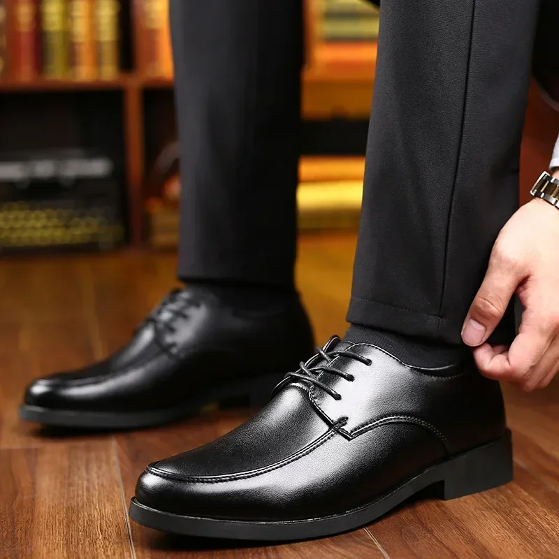 Zapatos planos informales de cuero para hombre, calzado de vestir transpirable para negocios, Trabajo, Oficina, conducción, zapatillas cómodas, zapatos sociales masculinos