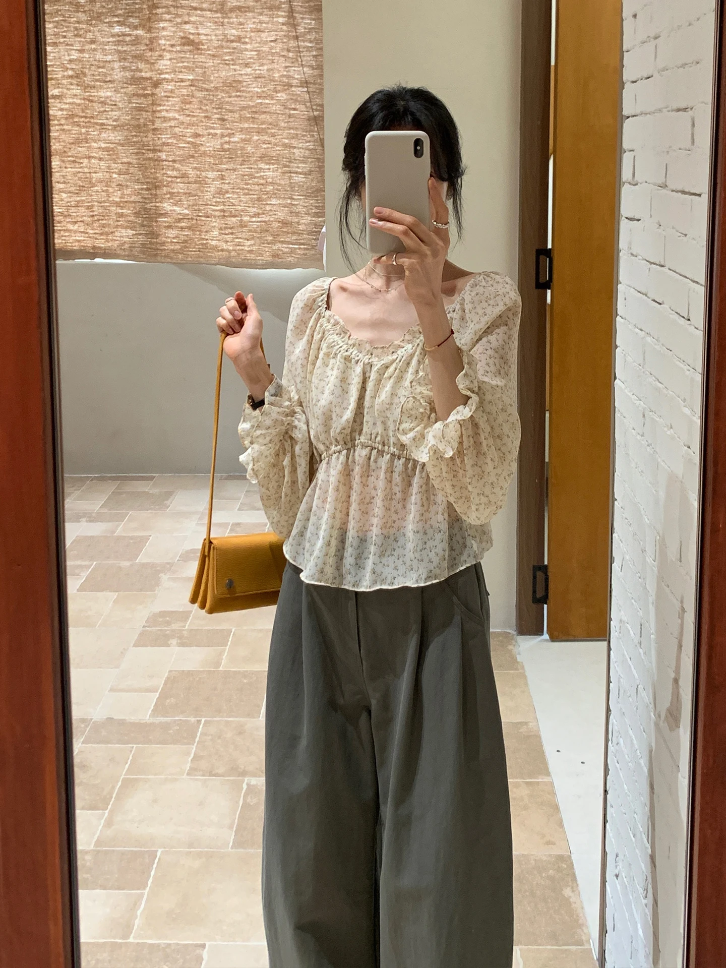 

Новая женская рубашка в корейском стиле с цветочным принтом, длинными рукавами-фонариками, дышащая, комфортная, для весны и лета