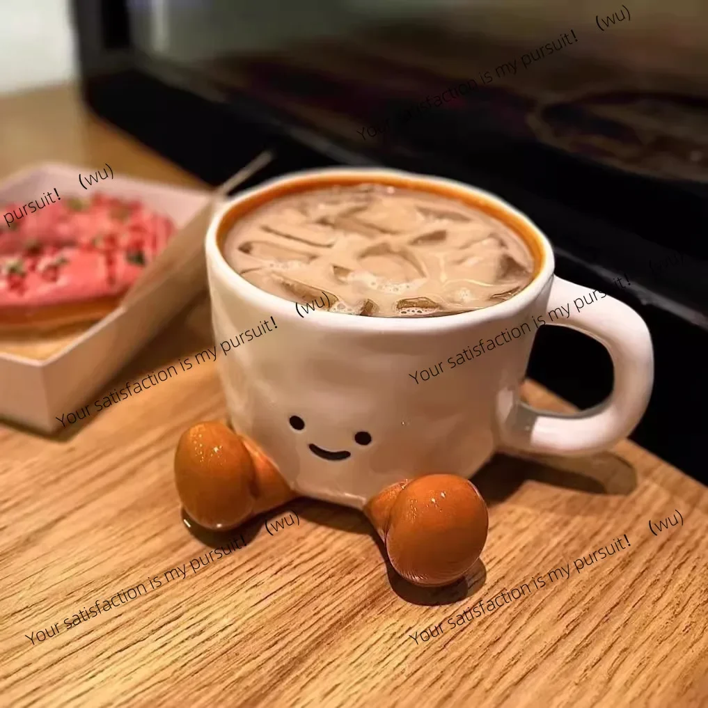 素敵なキャラメル色のリボンが付いたスマイリーマグカップ。コーヒーやオフィスでの使用に。-豪華なデザイン、完璧な贈り物！