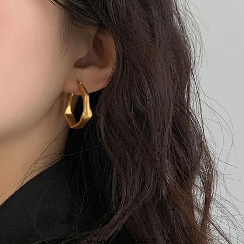 

Niche design premium stud earrings EM227