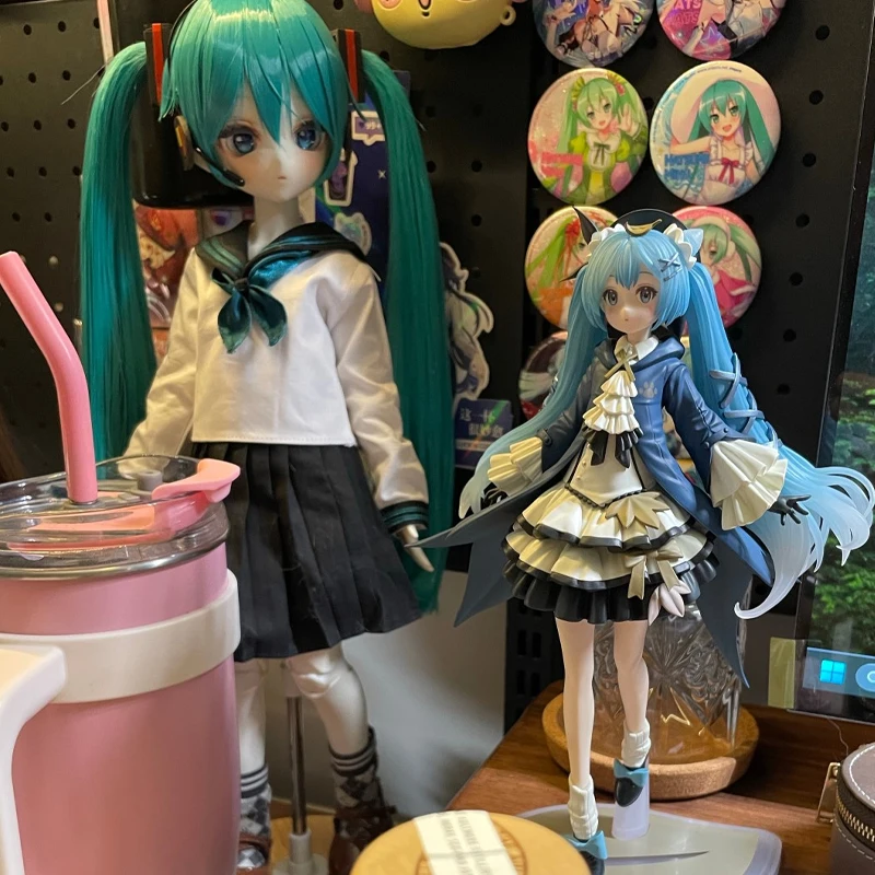 

In Stock Genuine S-Fire Vocaloid Hatsune Miku Autumn Outing Series Model Toy Decoration Collectible Miku Desktop Ornaments Toy