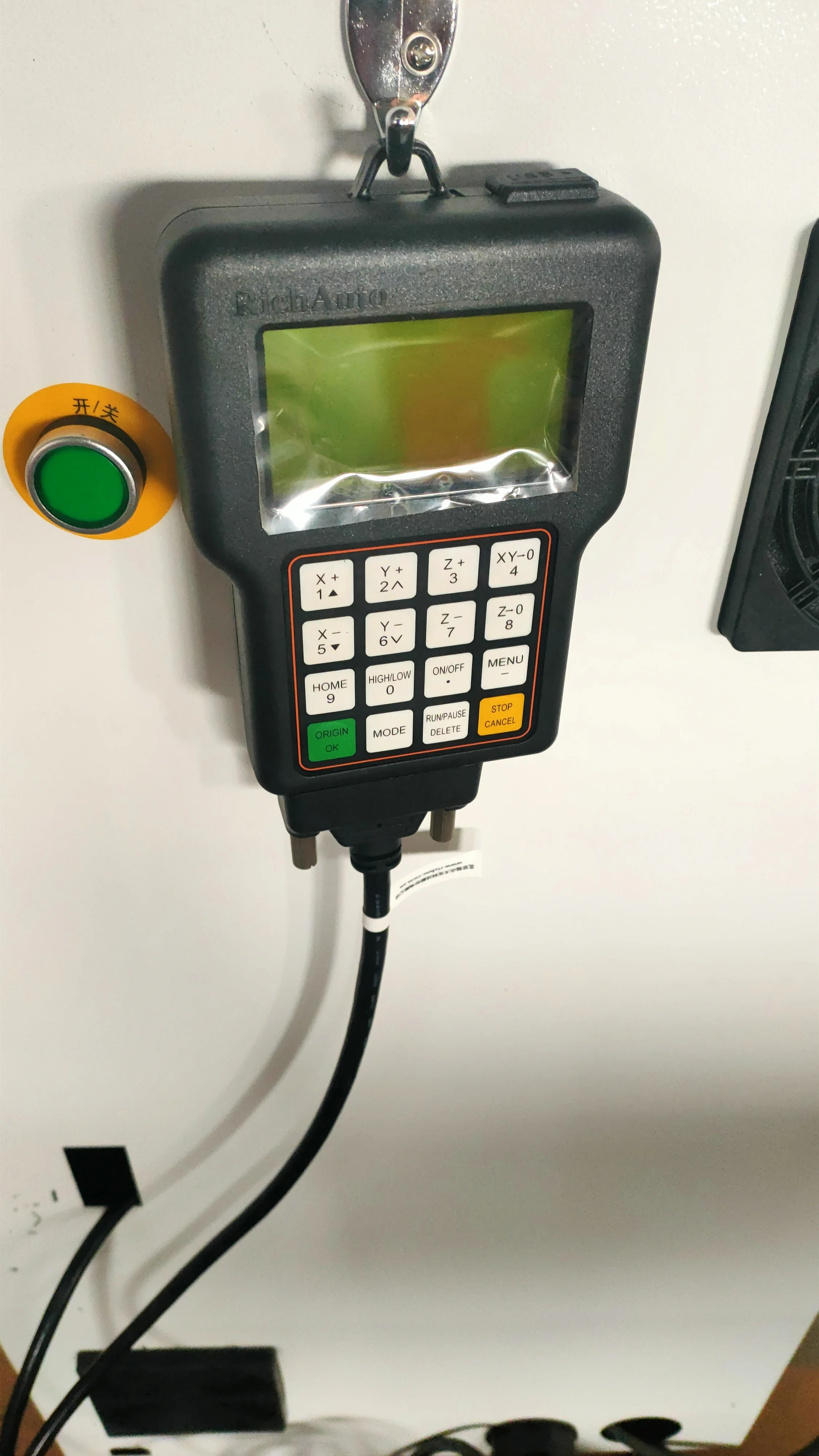 آلة نقش الحجر بجهاز التوجيه باستخدام الحاسب الآلي نقش الرخام والجرانيت جميع أنواع الحجر الطبيعي والحجر الرملي باستخدام الحاسب الآلي