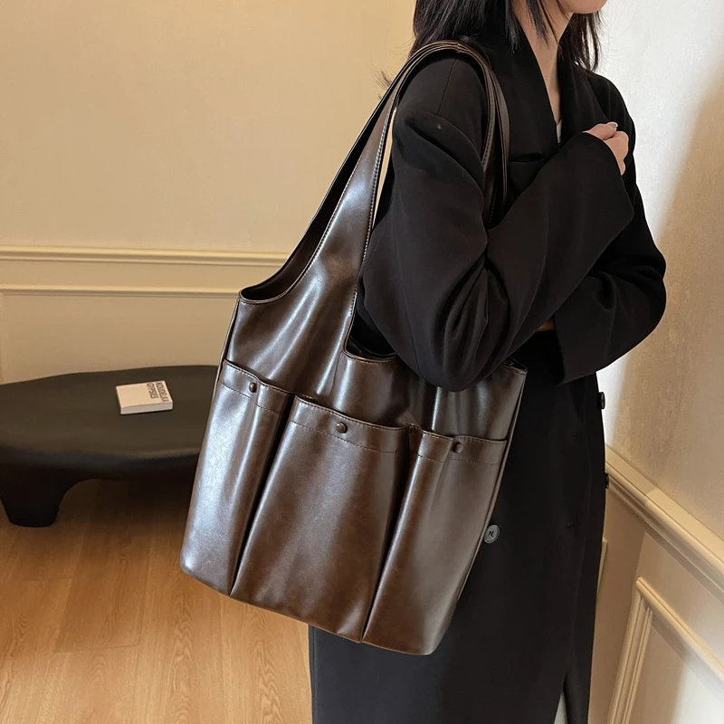 حقيبة كتف للنساء سعة كبيرة حقيبة تحت الإبط من جلد البولي يوريثان مع جيوب حقيبة هوبو بلون سادة حقيبة تسوق للسفر للعمل اليومي #4