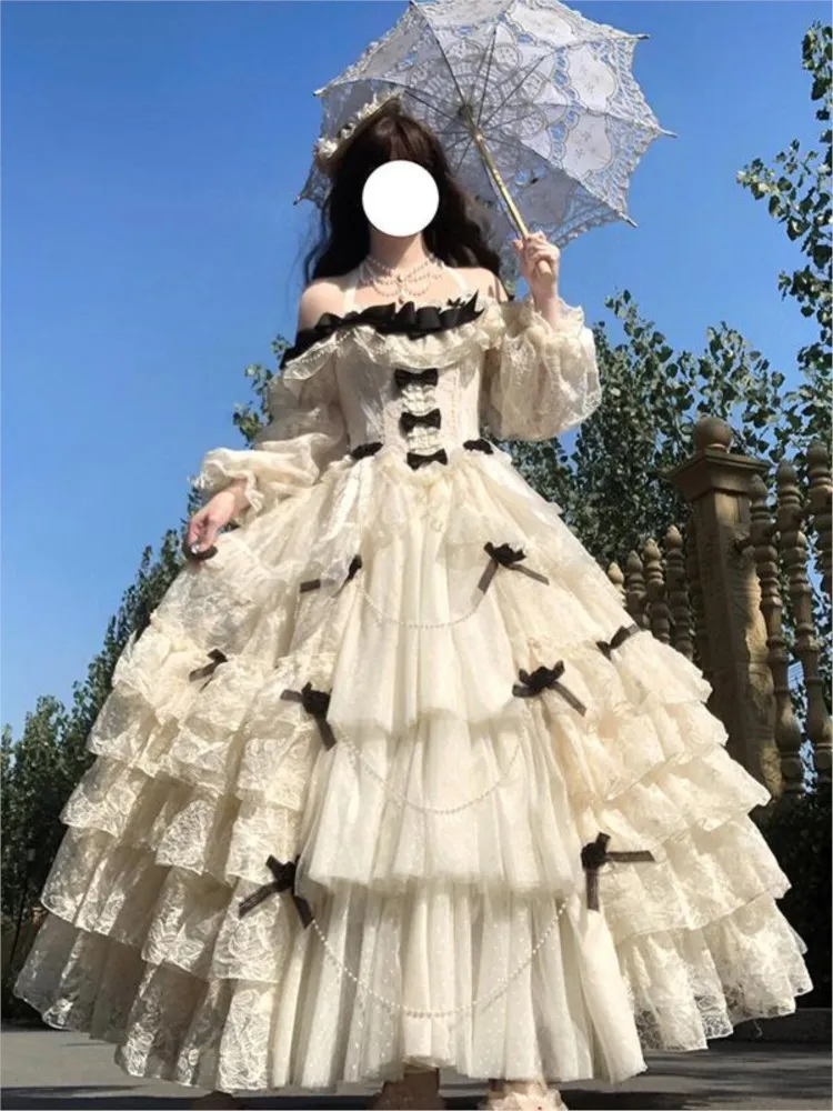 งานแต่งงานสีขาวแสงหรูหราของนักเรียนชนกลุ่มน้อยวันพิธีมวัยชุดพิธีกร