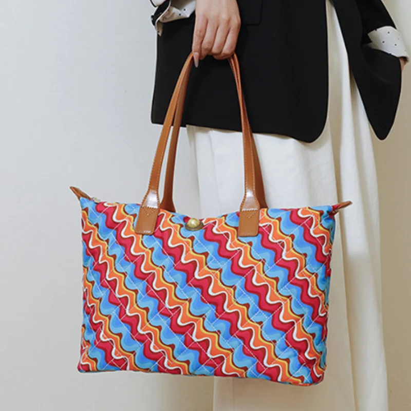 

Branded Printed Shoulder Bag Fashion Painted Wave Pearl Embellished Tote Bag Large Capacity Commuter Tote Bag Women Shopping Bag