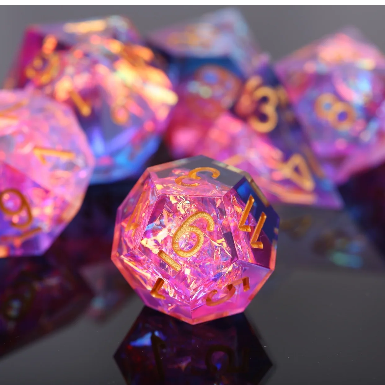 Shiny D&D Dice Sharp Edge Die for D&D Gift for Dungeons and Dragon Games Purple and Blue