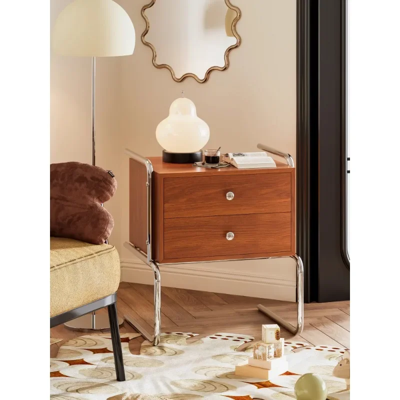 Hängende Nachttische, Schließfächer