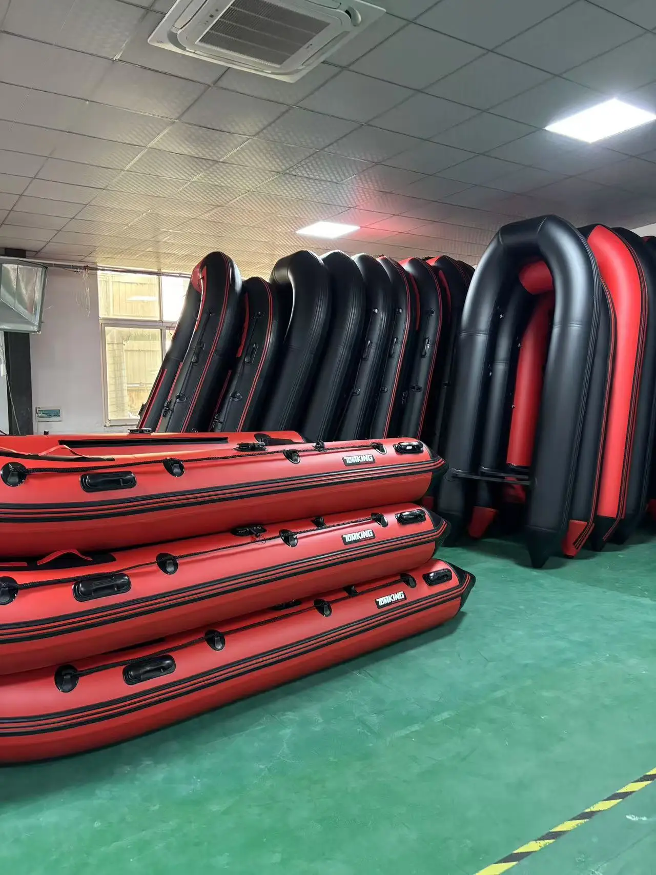 【Mais vendido】 Barco inflable de China MSA 4,2 m con tira de aluminio, material de casco de lona de PVC para suelo