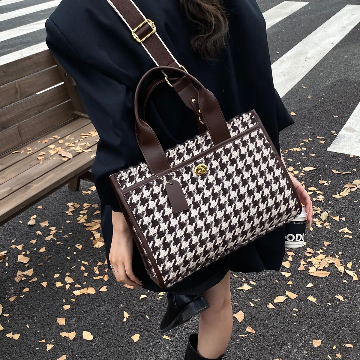 Lightweight Large C… - image