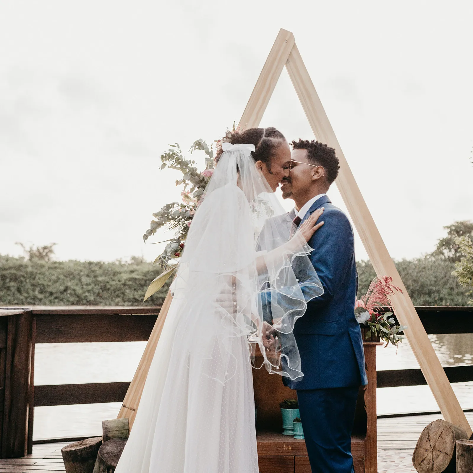 

1 шт. романтическая элегантная фата невесты, свадебный головной убор, украшение для свадебного платья, очаровательный реквизит для свадебной церемонии и фотосессий