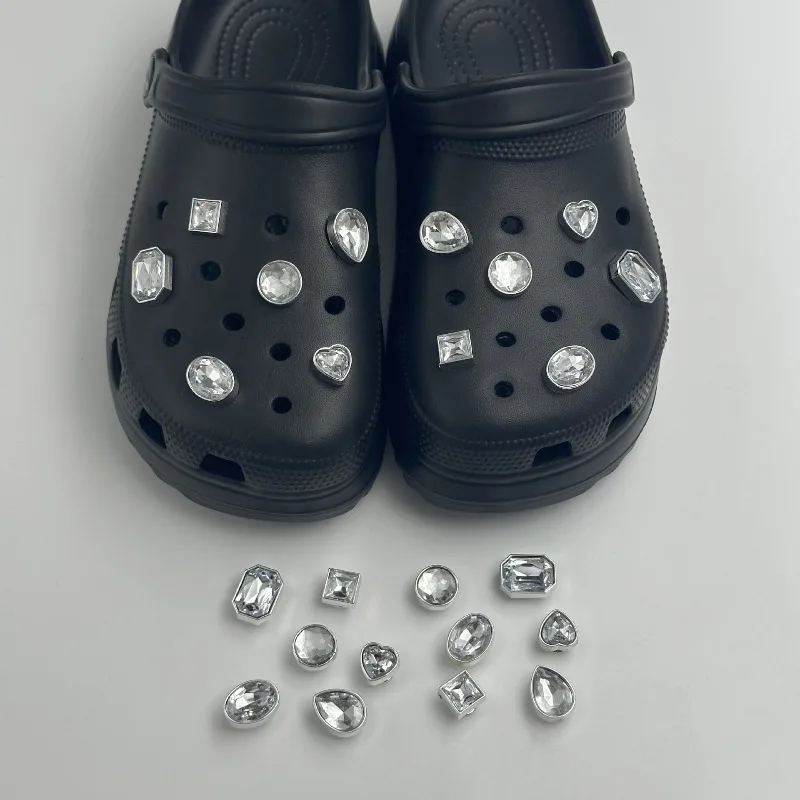 Whole Set Hot Sale DIY Fashion Crystal Diamond Shoe Charms SetAccessories Designer Quality Garden Hole Shoe Decoration Kids Gift