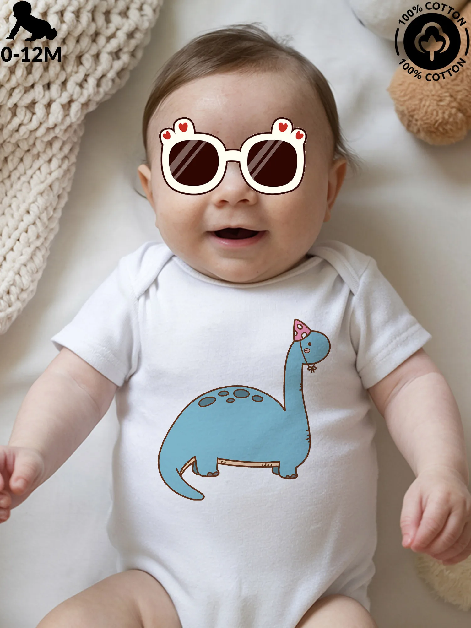 

Детский комбинезон-слип унисекс с динозавром в праздничной шапочке, из чистого хлопка, мягкий, всесезонный, белый, 190 г/м²