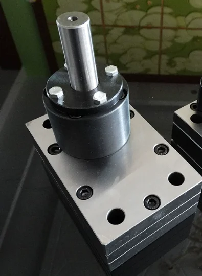 High Resistant Micro Polyurethane Gear Metering Pump Precision Quantitative Glue Dispensing Machine Industrial PU Fluid Dosing