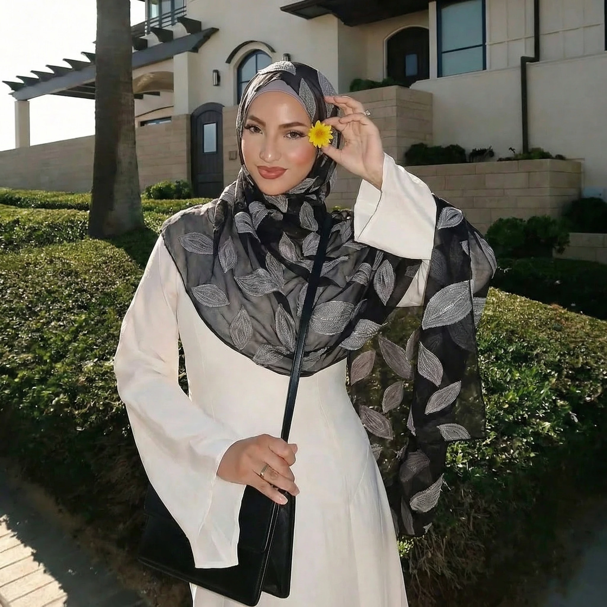 

Новинка 2026: Легкий шелковый платок для женщин, дышащие шали, банданы, пляжные органзовые кружевные головные платки для вечеринок