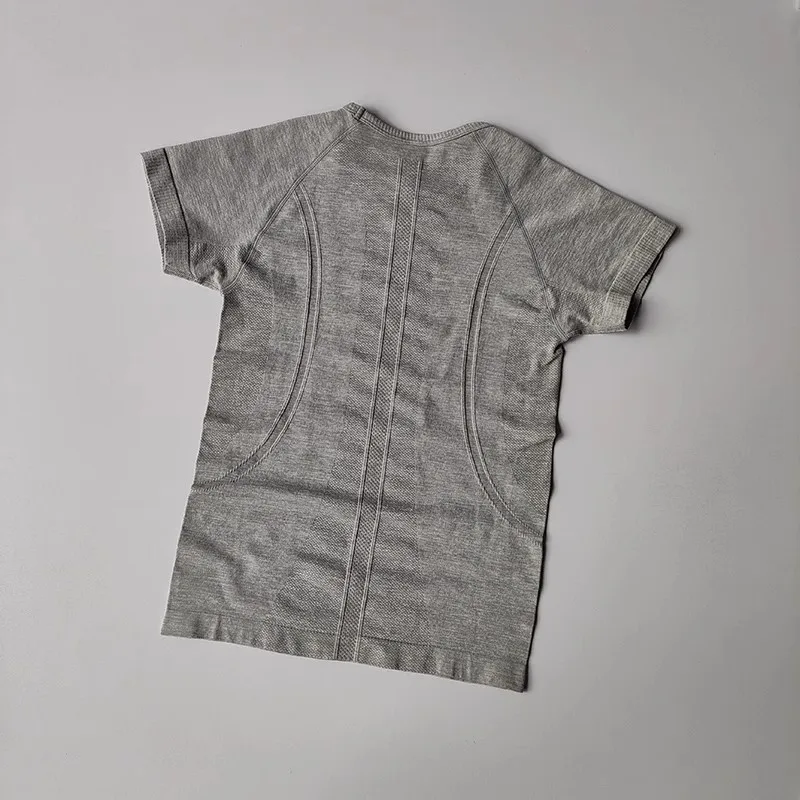Sommerliches Damen-T-Shirt mit kurzen Ärmeln, Yoga-Shirt, Sportshirt, Fitness-Oberteil, Laufshirt, lässiges Yoga-Outfit, Oberteil. – Detail 4
