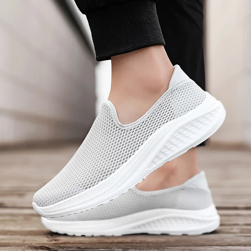 

Мужские легкие лоферы больших размеров, дышащие нескользящие мужские кроссовки без шнуровки, удобная повседневная прогулочная обувь для мужчин