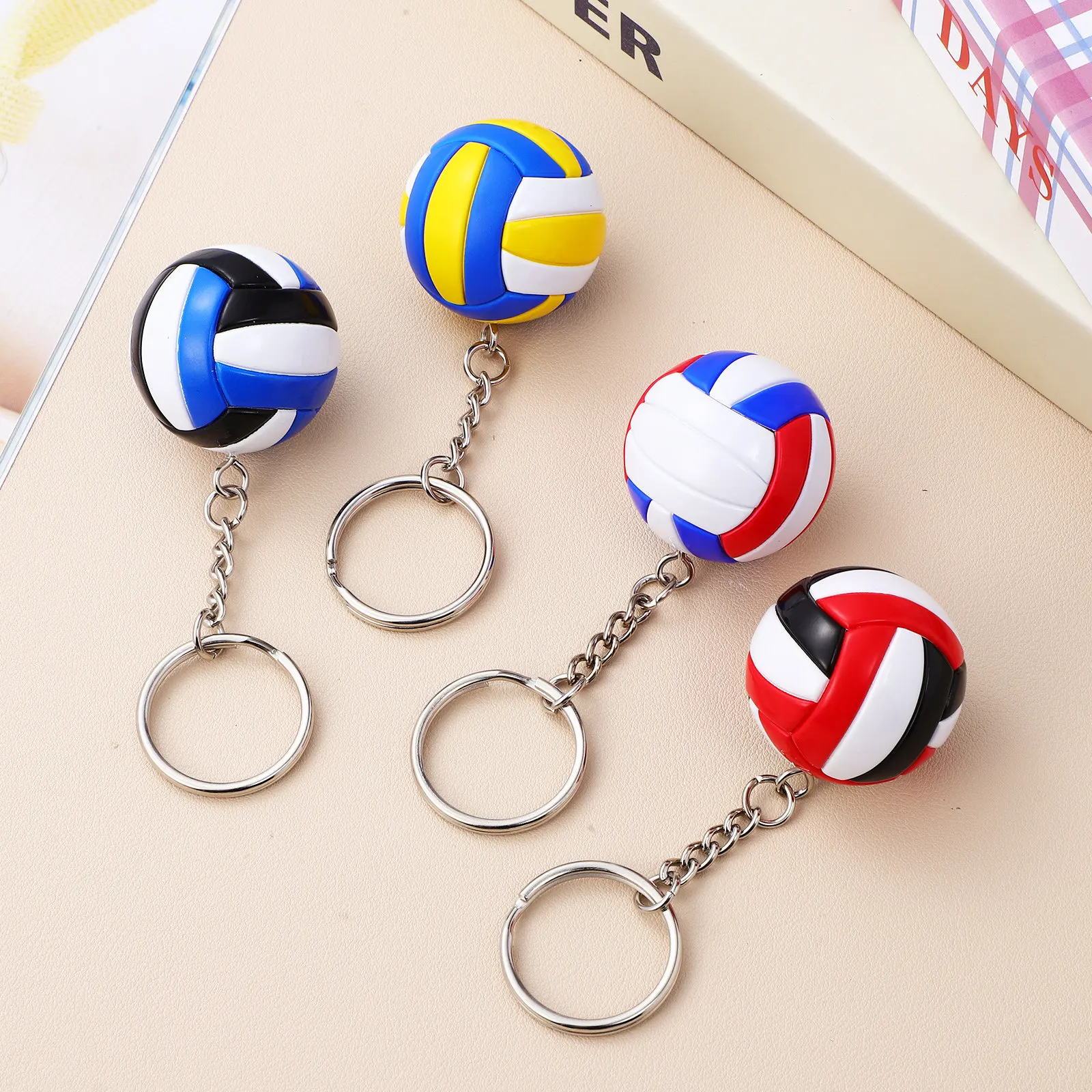 chaveiros-de-voleibol-coloridos-4-pecas--pingentes-para-bolsas-esportivas-e-lembrancinhas-de-festa-de-equipes-de-voleibol
