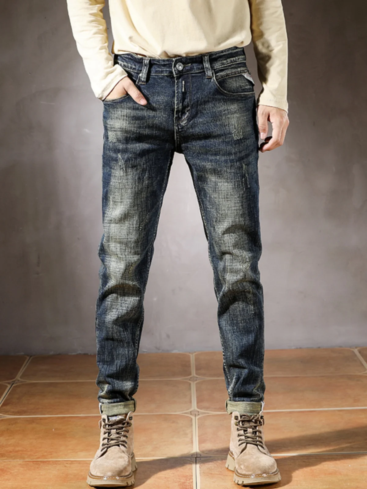 

Мужские джинсы из выцветшего денима в стиле ретро, повседневные, прямого кроя, эластичные, облегающие, осенняя новинка, высококачественные синие джинсы, популярные среди молодежи, хлопковые.