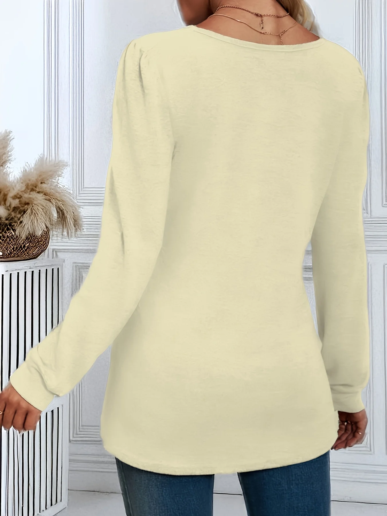 Plus-Size Damen-Oberteil mit eckigem Ausschnitt und langen Ärmeln, lässiger, lockerer Schnitt, elegantes T-Shirt für alltäglichen Komfort. – Detail 17