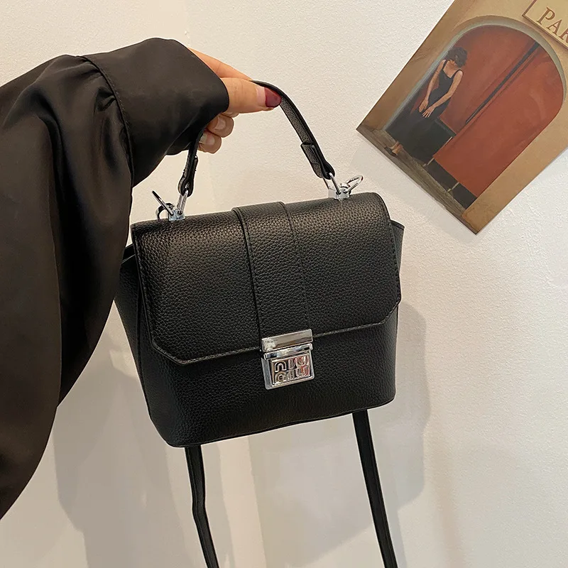 

2025 Spring Summer New! Women's Explosive Commuter Shoulder Bag. Personalized Fashion, Trendy Messenger Style, Versatile Design