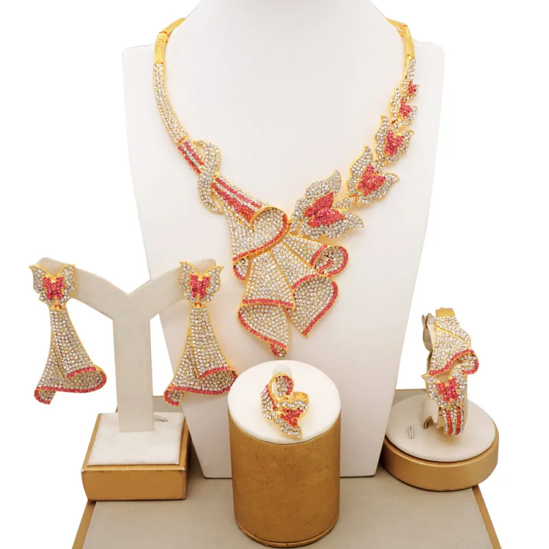 Flower-shaped copper electroplated gold alloy necklace and earring set, banquet crystal inlaid jewelry wholesale