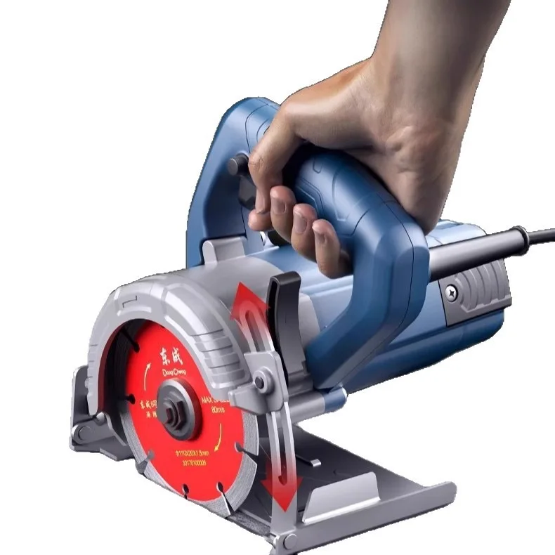 

Slotting and Cutting Walls Chainsaw City
