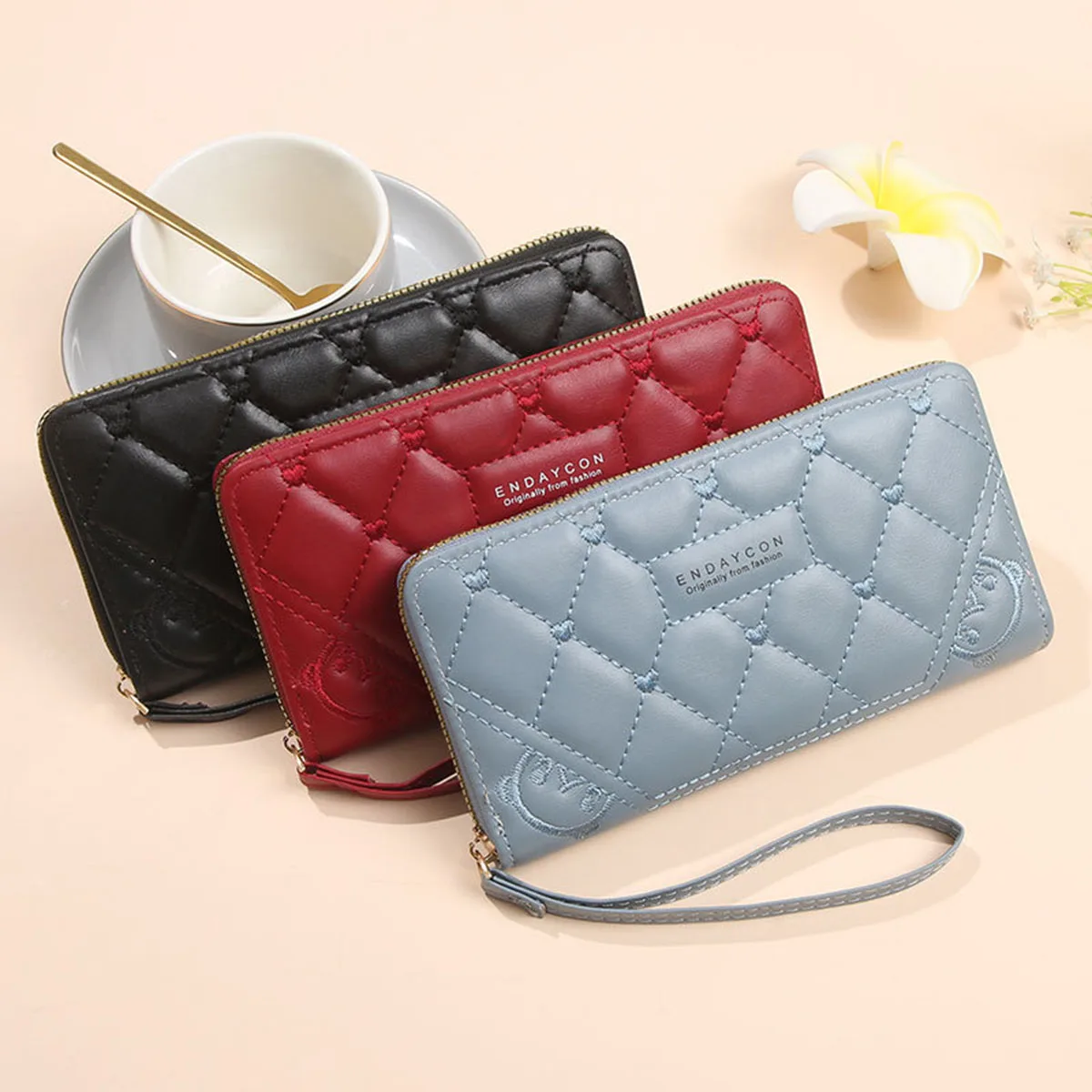 Women Quilted Long Zipper Wallet, PU Leather Large Capacity Clutch Purse, Multi‑Card Slots Handheld Wallet for Daily Use