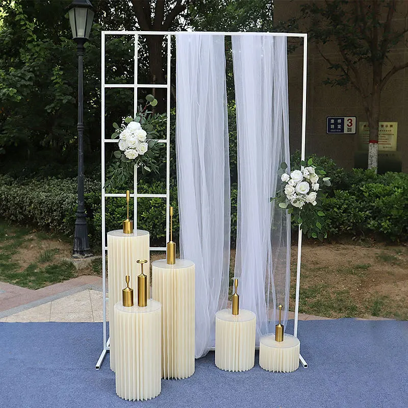 

Outdoor Lawn Sash Lace Banner Display Stand Wedding Stage Backdrops Flower Arch With Plinth Table For Cake Ornament Show Holder