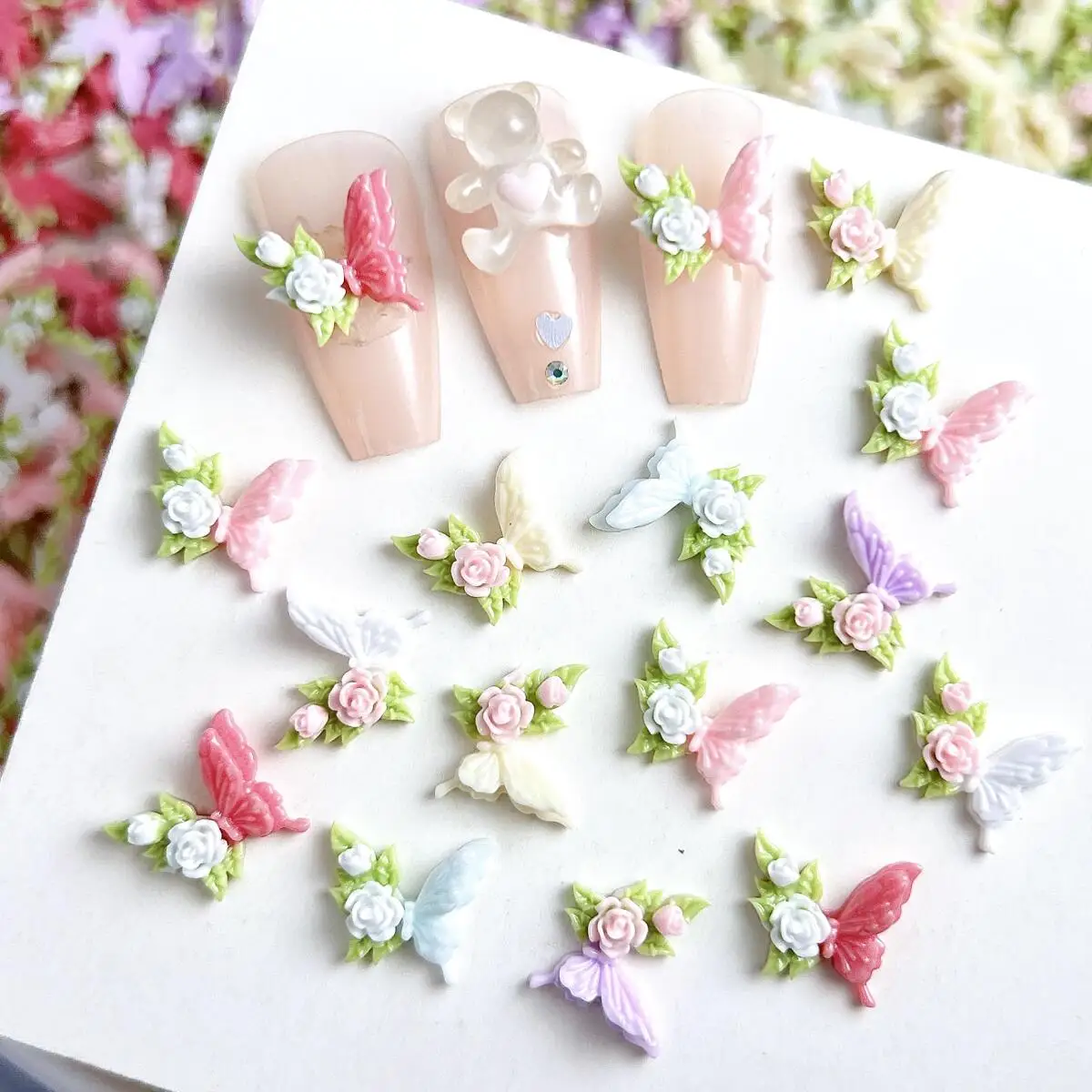 30PCS 빛나는 참신 나비 수지 네일 참 크리 에이 티브 다채로운 잎 꽃 나비 네일 아트 장식 DIY 머리핀 손톱