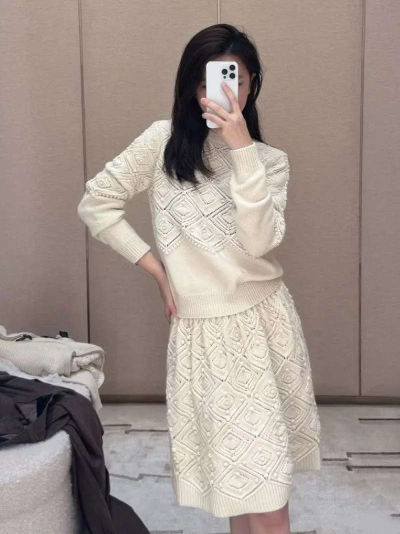 

Embroidery Hollow Out Women's 2-Piece Set Autumn Cashmere Wool Blend Round Neck Long Sleeve Sweater + Elastic Waist Mini Skirt