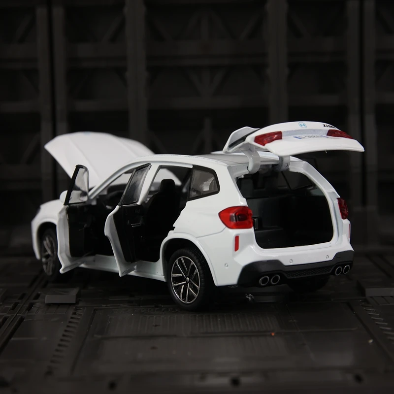 1:32 coleção de ornamentos de modelo de carro de liga BMW X3M, portas e capô do motor, porta-malas pode ser aberto, carro de brinquedo regenerador infantil