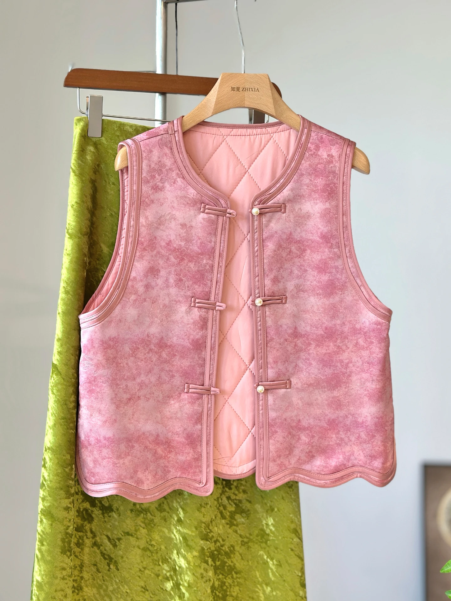 

Pink Young High-End Xiangyun Yarn New Chinese Vest Everyday Outer Wear Quilted National Style Satin Jacquard