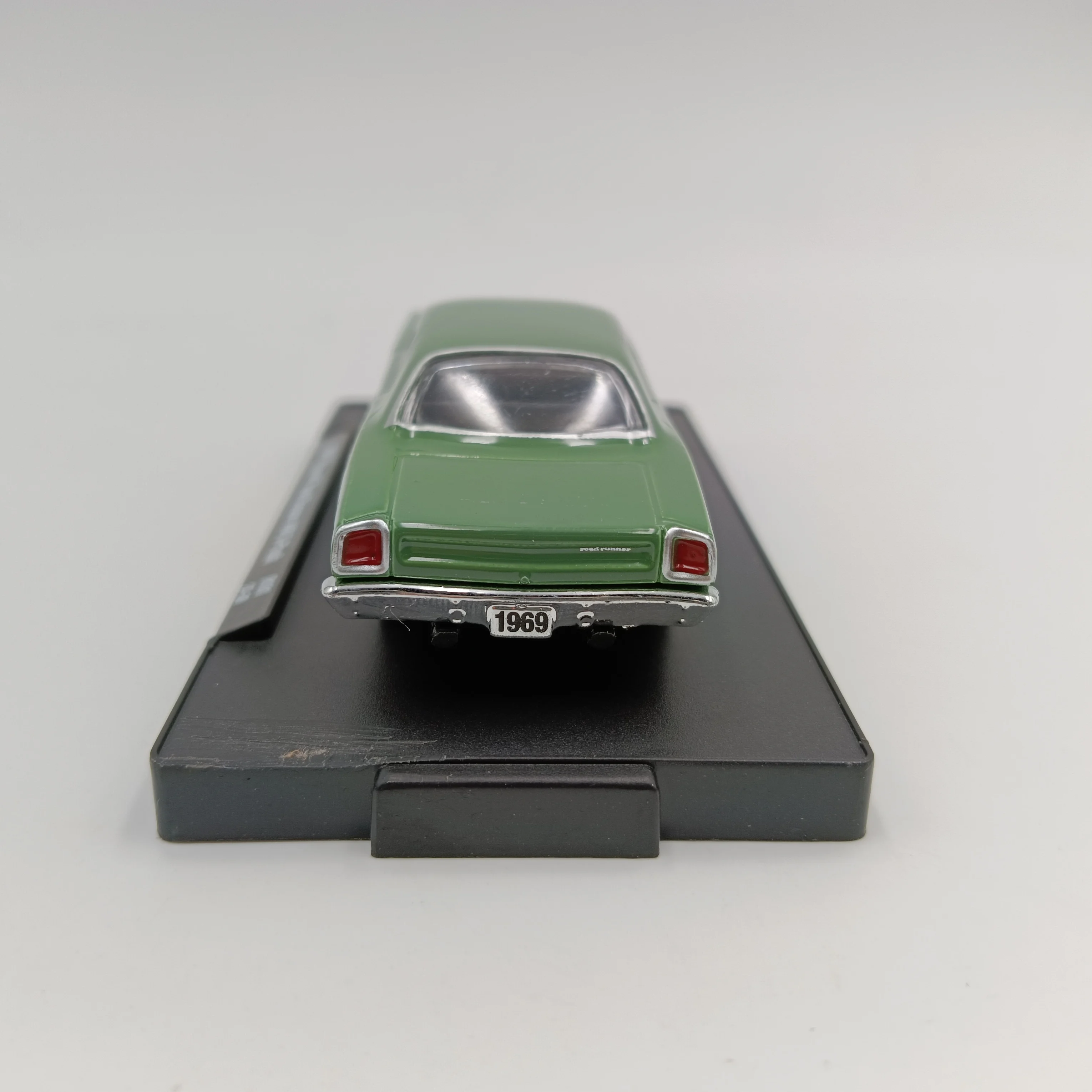 M2 Machines 1:64 1969 Plymouth Road Runner 440 alloy model  kids gifts