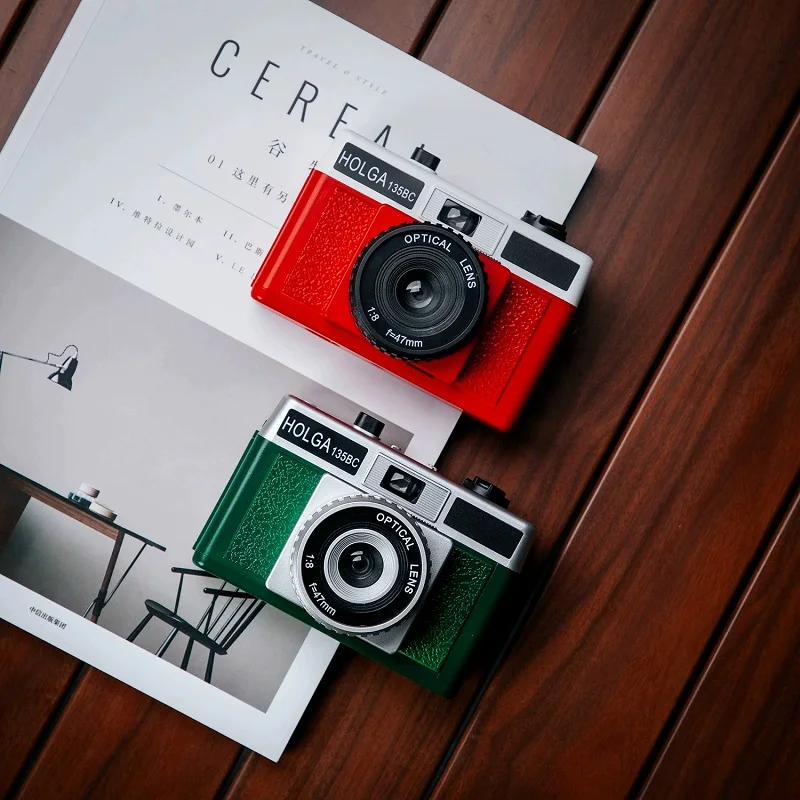 HOLGA 135BC 35mm Reusable Film Camera Vintage Point and Shoot Creative Camera Film Leak Light Dark Angle Creative Camera - view 2