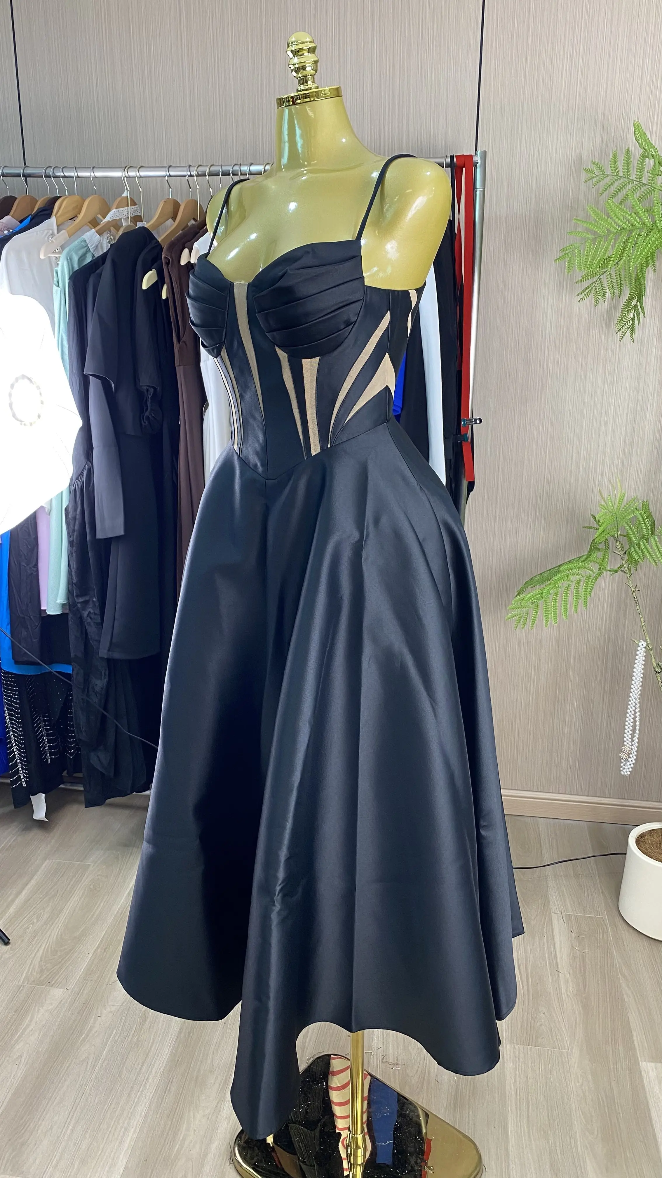 Wholesale Women's Dresses: 2026 Summer Sexy Spaghetti-Strap Waist-Cinched Dress with an Elegant Style-GZXX936