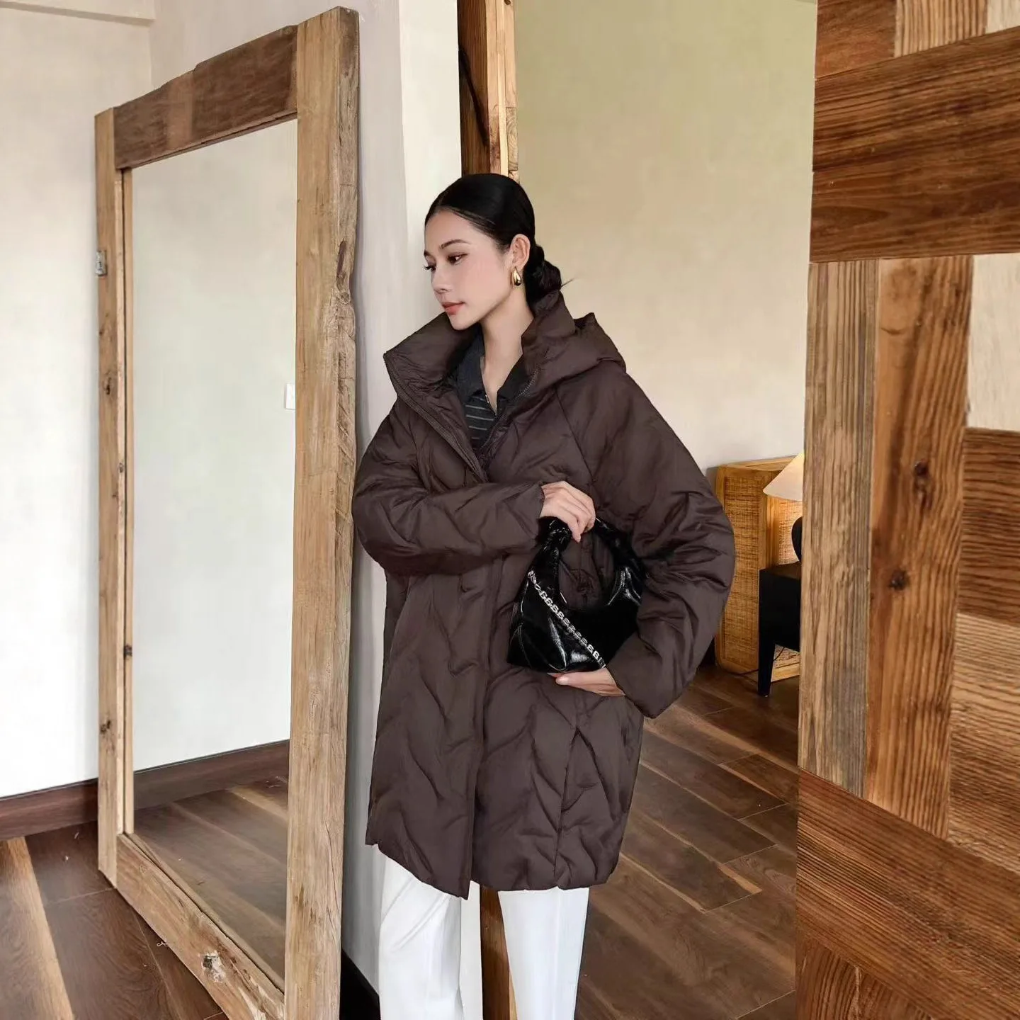 Europäische Damen-Daunenjacke für Herbst und Winter mit Kapuze, lockere Pendel-Daunenjacke