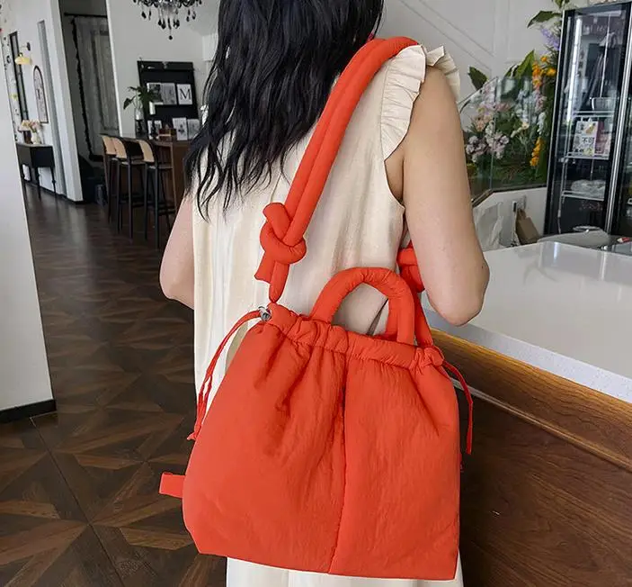 DKQWAIT Lässige, mit Nylon gepolsterte Einkaufstasche, Designer-Schulter-Umhängetasche für Damen, einfache Vintage-Handtaschen mit großer Kapazität, 2023 7