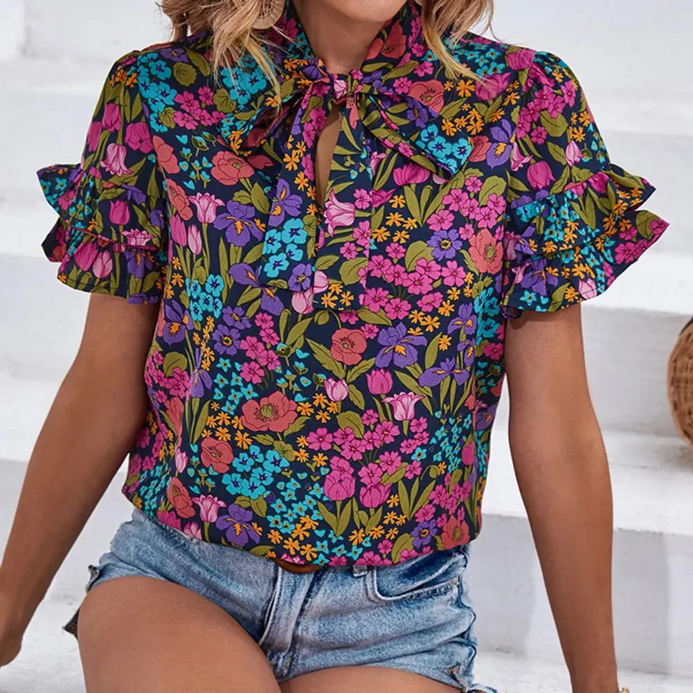 Top de estilo étnico para mujer, camisa de verano con estampado Floral, cuello levantado, lazo de volantes, ajuste suelto, manga corta