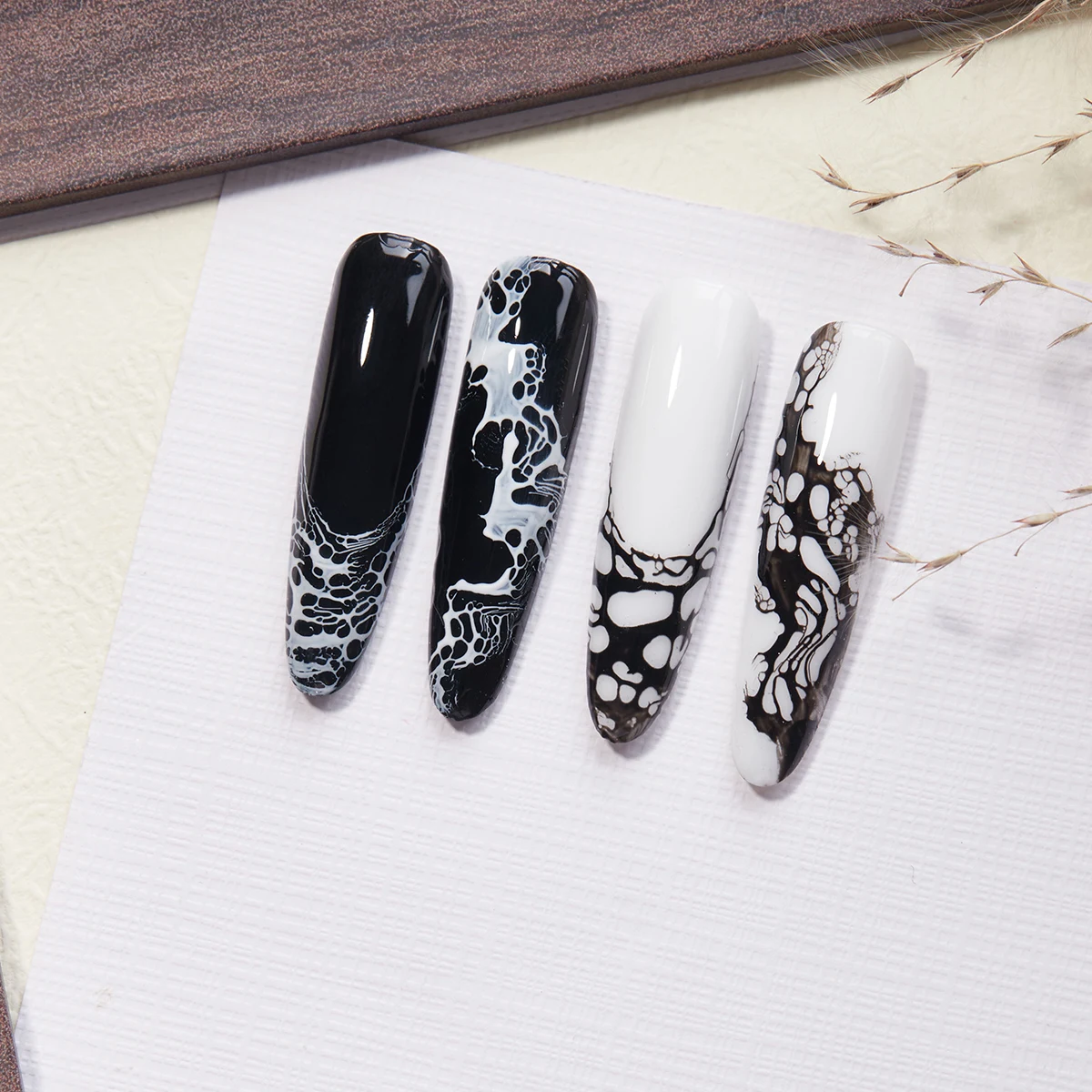 VENDEENI Custom 15ml Żelowy Lakier do Paznokci na Bazie Koronki Czarny/Biały Abstrakcyjny Lakier Żelowy do Paznokci Private Label OEM